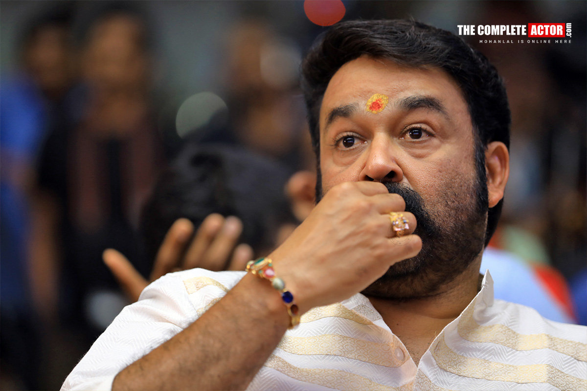 Munthirivallikal Thalirkkumbol